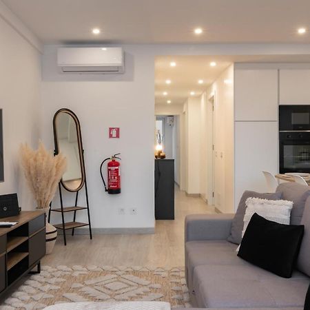 Stylish Apartment W/ River View By Lovelystay Оейраш Екстериор снимка